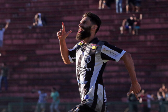 'Jogo de nossas vidas': Tupi enfrenta o Betim com chances de se classificar e de ser rebaixado 1 tupi INTERNA by leo editada
