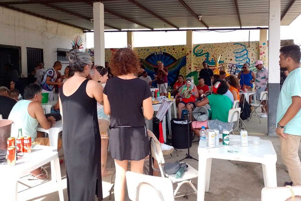 União das Cores promove oficinas gratuitas em JF 1 oficina da escola de samba União das Cores