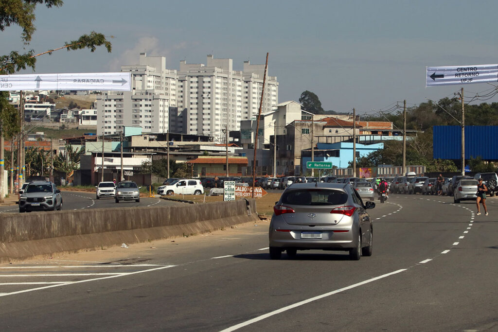 Mão inglesa é encerrada na Via São Pedro 1 via sao pedro2 by couri