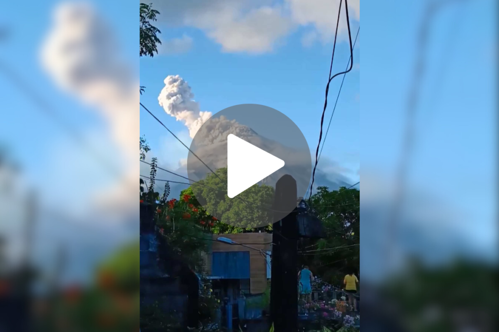 VÍDEO: Vulcão entra em erupção nas Filipinas e 700 pessoas deixam suas casas 1 vulcão em erupção nas Filipinas