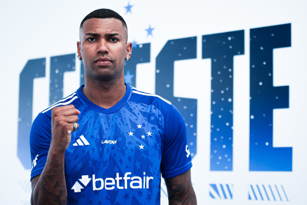 Cruzeiro anuncia contratação do volante Walace 1 Cruzeiro anuncia Walace volante que tinha acordo encaminhado com o Corinthians