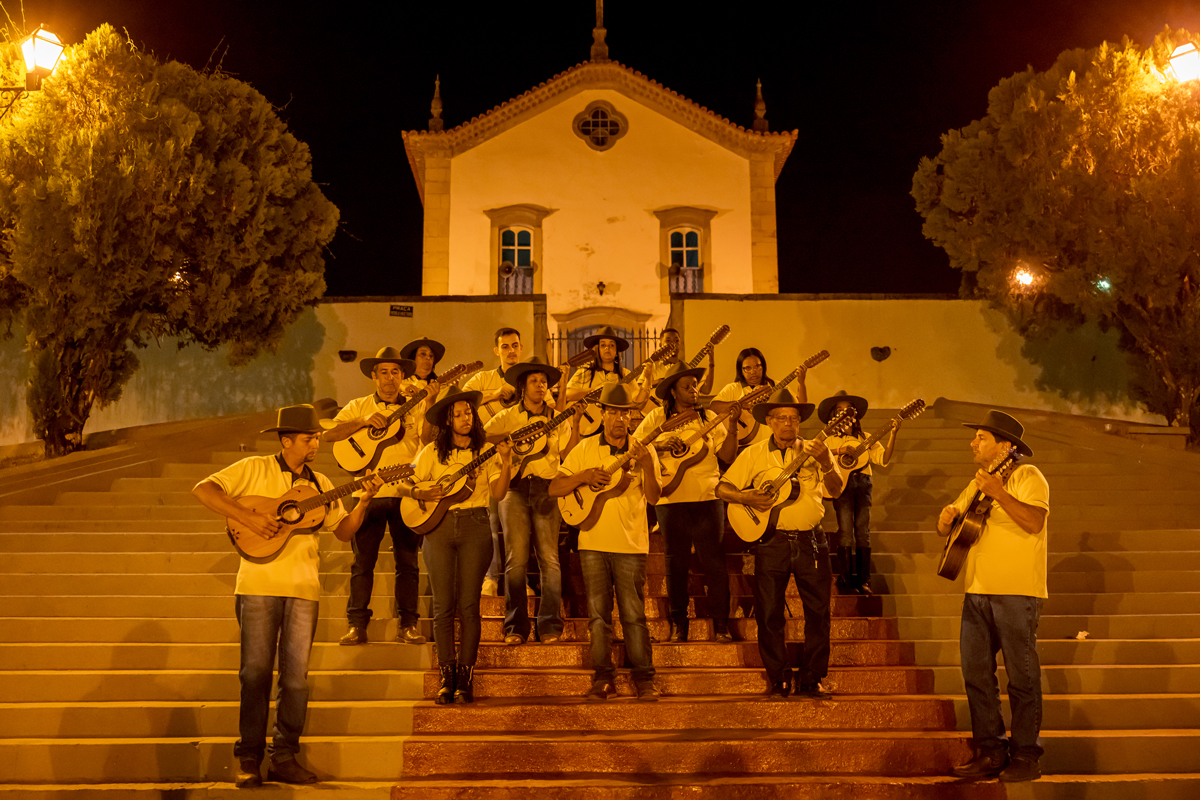 Santana dos Montes: escola recupera tradição da viola na cidade 3 Santana dos Montes