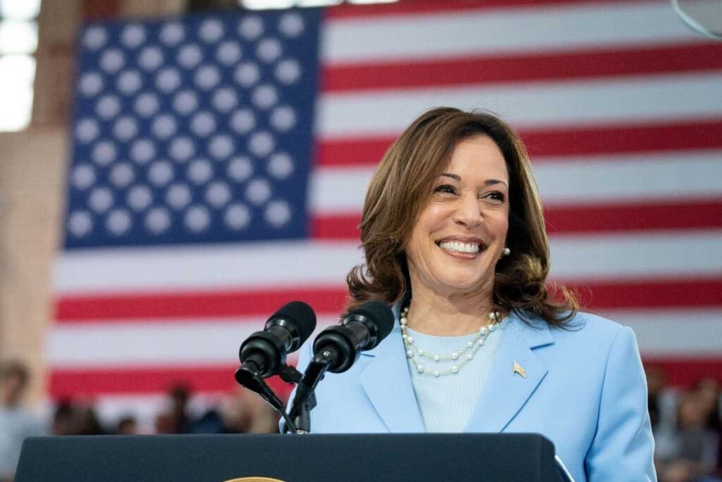Pesquisa de intenção de voto mostra Kamala Harris com 44% e Trump com 42% 1 Kamala Harris