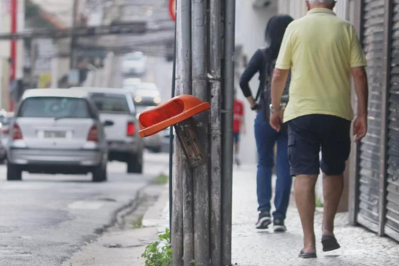 Lixeiras quebradas representam gasto de quase R$ 70 mil para os cofres públicos em 2024
