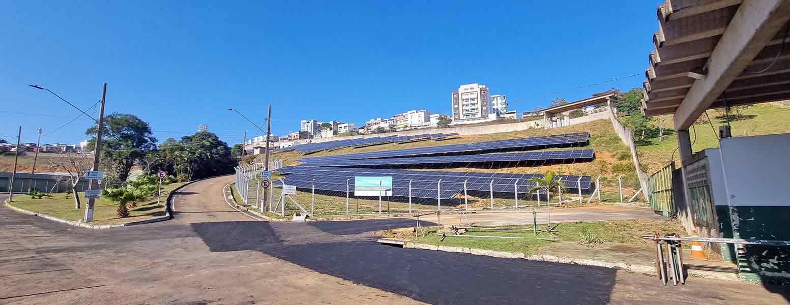 Primeira usina fotovoltaica de JF começa a funcionar e deve gerar economia de R$ 1,2 milhão por ano 1 Usina fotovoltaica Estadio Municipal foto Leonardo Costa 7