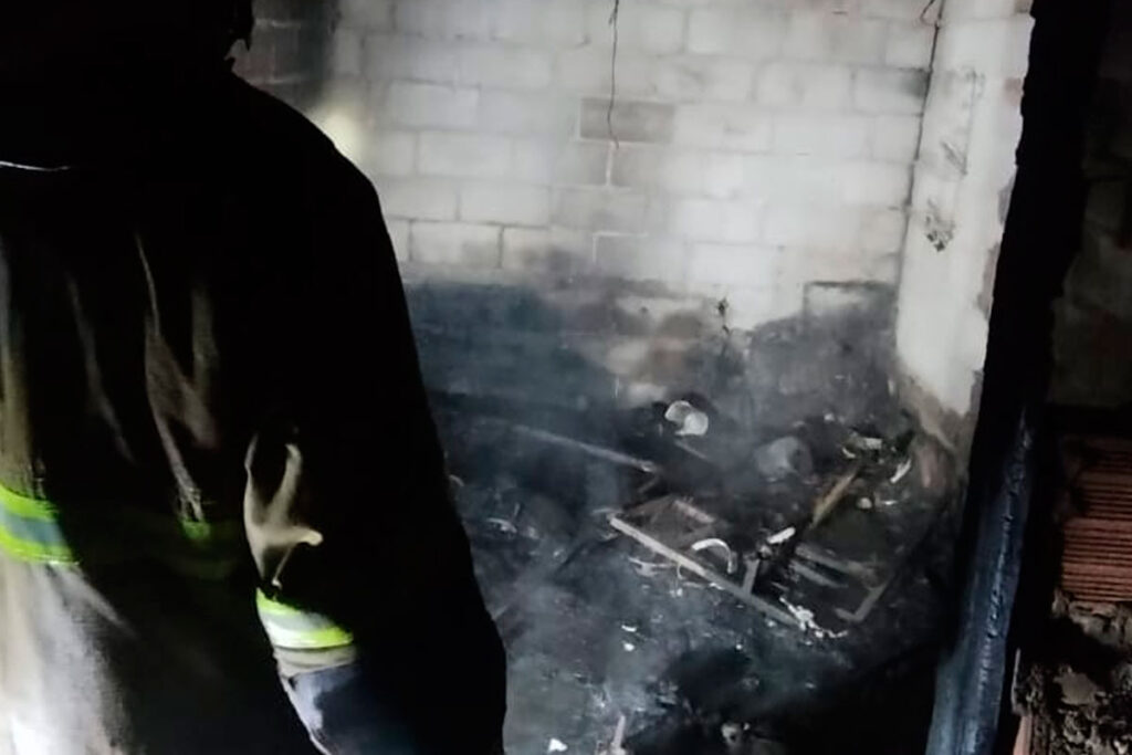 Homem sofre queimaduras de segundo grau em incêndio no São Pedro 3 bombeiros incendio