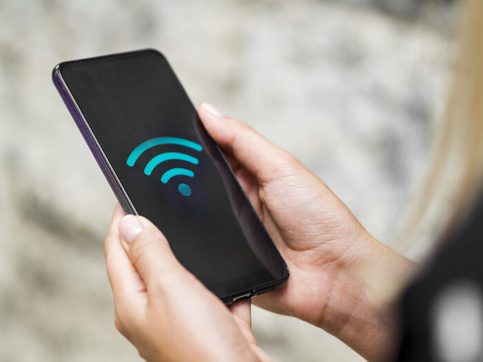 Por que você não deveria se conectar a redes públicas de Wi-Fi? Veja como se proteger 1 wi-fi