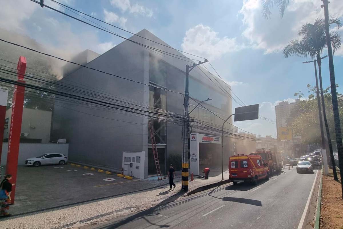 incendio-drogaria-rio-branco-leonardo-costa incendio-drogaria-rio-branco-leonardo-costa
