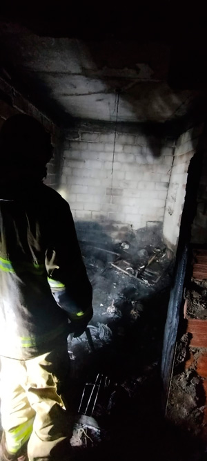 Homem sofre queimaduras de segundo grau em incêndio no São Pedro 1 incendio sao pedro bombeiros