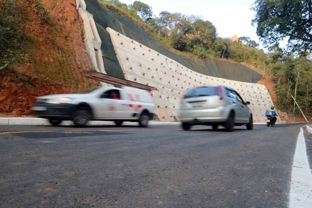 Prefeitura retoma interdição da Rua José Lourenço para obras na rede pluvial 1 Trânsito de veículos em trecho da José Lourenço é normalizado