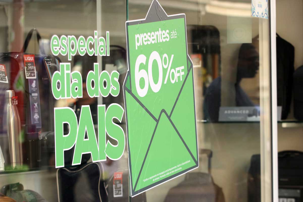 Consumidores pretendem gastar até R$ 200 em presentes para o Dia dos Pais 2 comércio Dia dos Pais
