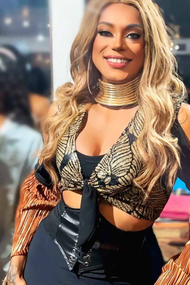 Conheça Ravell: drag queen que cantou o hino nacional na Rainbow Fest 2 Drag Queen Ravel Lana Luz