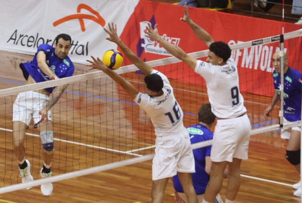 Com recorde de público, JF Vôlei tem atuação de gala, mas perde para o Sada Cruzeiro por 3 sets a 2 2 JF Vôlei