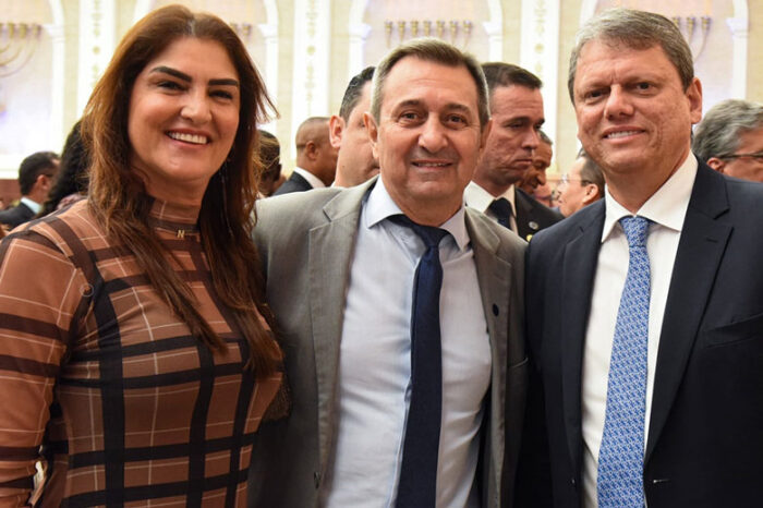 Coluna Cesar Romero - 11 e 12 de agosto de 2024 4 Norma e Isauro Calais com Tarcisio de Freitas 09082 JF POR AI enviada pelo CR