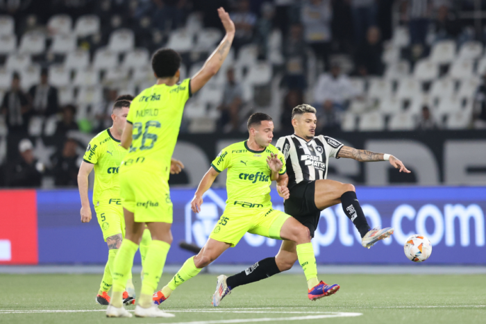 Palmeiras x Botafogo: horário, onde assistir e escalações 1 Imagem do jogo de ida entre Palmeiras x Botafogo
