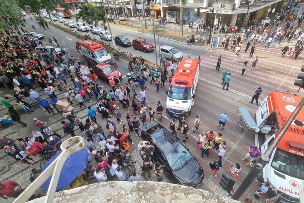 Carro desgovernado faz 10 vítimas na Avenida Rio Branco 1 atropelamento 11 Leonardo Costa