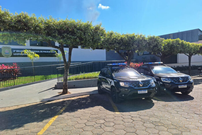 Mulher é presa por suspeita de recrutar e coagir eleitores em Argirita 1 Mulher é presa por crime eleitoral em Argirita