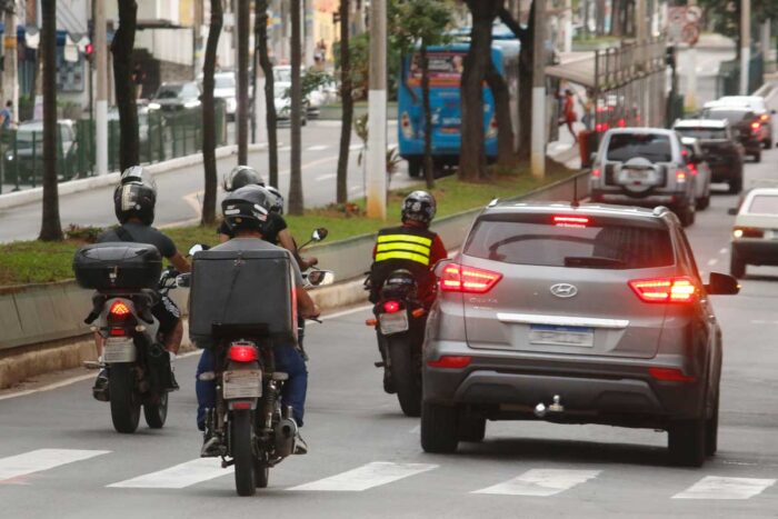 Projeto de Lei quer garantir direito de entregadores não subirem em prédios 1 Entregadores organizam boicote contra rede de fast food em JF