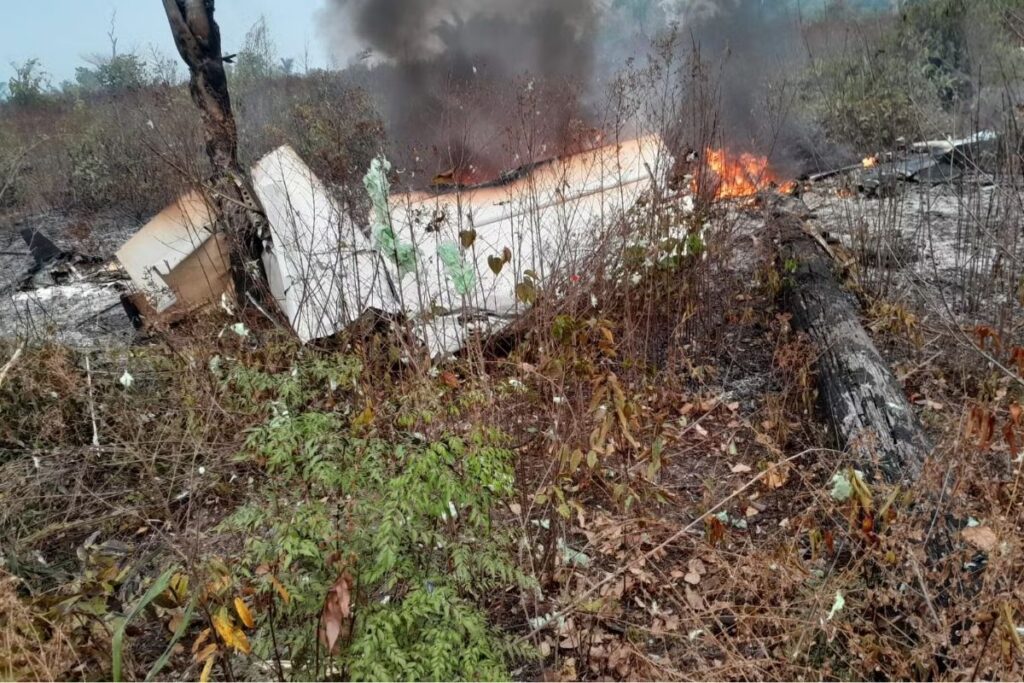 Avião de pequeno porte cai e deixa 5 mortos no Mato Grosso 2 avião