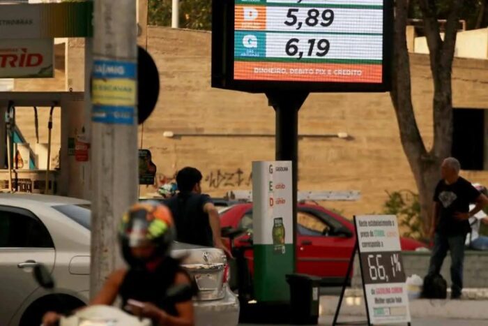Gasolina por até R$ 6,64 em Juiz de Fora 1 Gasolina por ate R 664 em Juiz de Fora