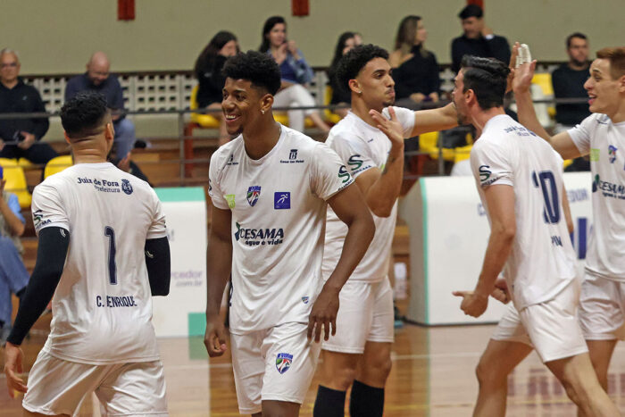 Com quatro reforços, JF Vôlei chega à reta final de preparação para a Superliga B 1 INTERNA JF Volei leo costa editada