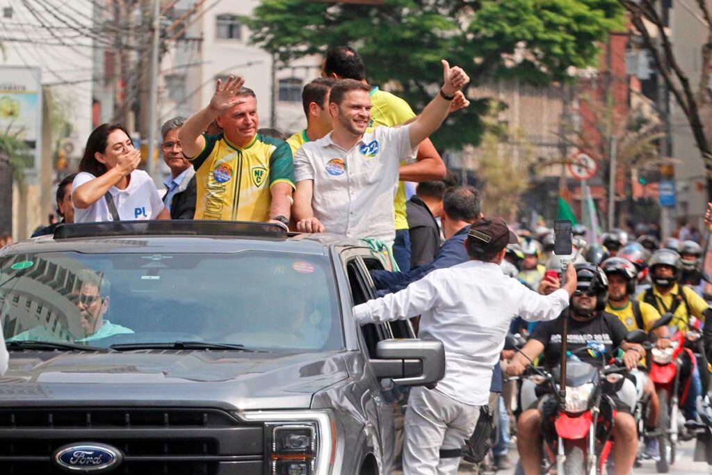 Seis anos após facada, Bolsonaro volta a JF em apoio à candidatura de Charlles Evangelista 2 6 anos após facada, Bolsonaro volta a JF em apoio à candidatura de Charlles Evangelista