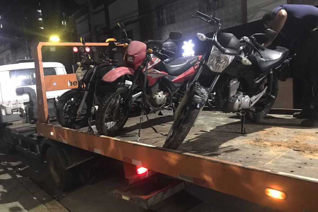 Motociclistas são autuados e motocicletas são apreendidas em operação da PM 2 Operacao motociclistas Muriae Divulgacao PM 2