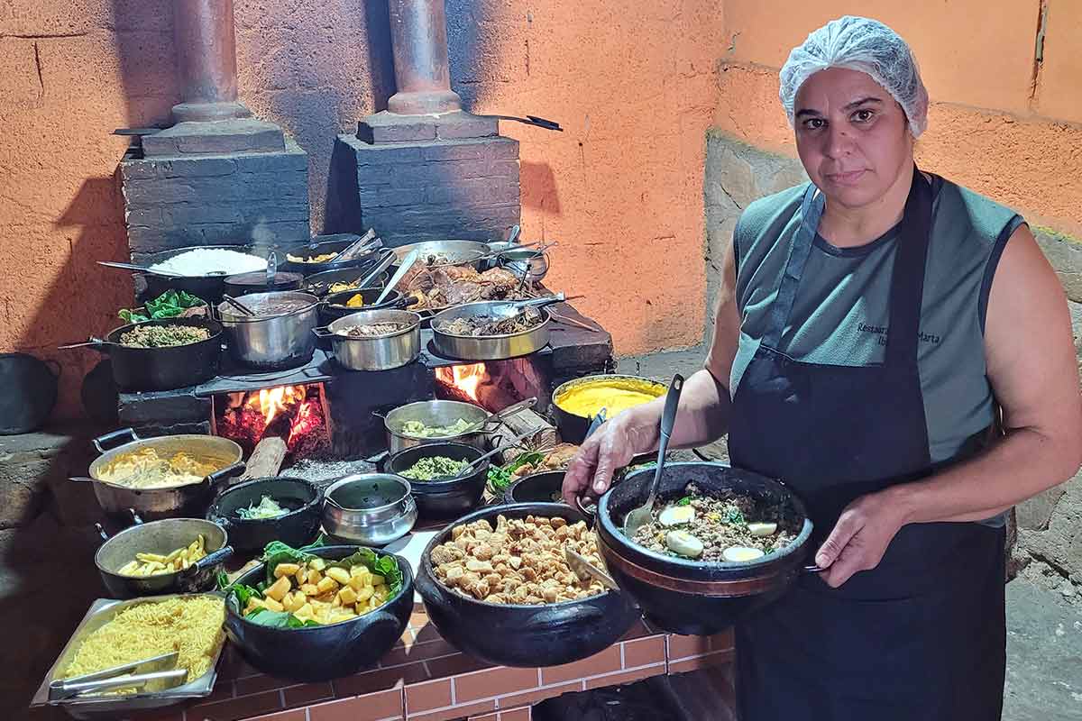 Feijão tropeiro da Marta: conheça receita que remete ao surgimento da vila de Ibitipoca 1 Receita de Familia Tropeiro Leonardo Costa 6