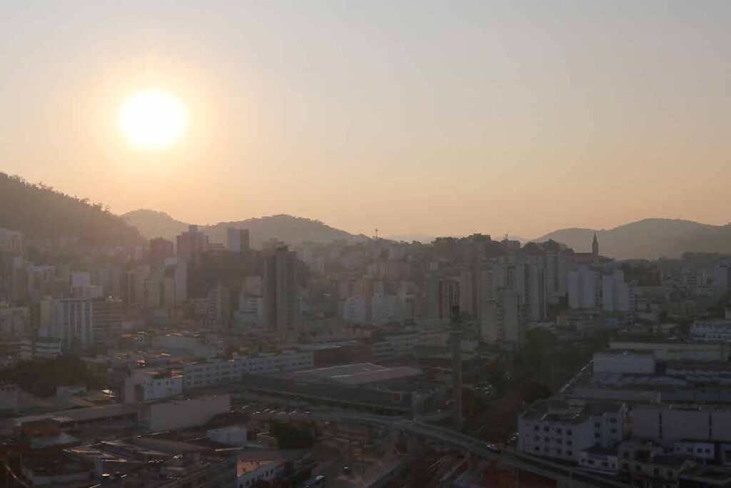 Calor e céu claro com névoa seca deve predominar nesta semana em Juiz de Fora 1 Tempo clima, previsão calor