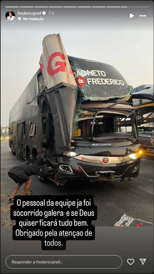 Ônibus da dupla João Neto e Frederico sofre acidente na BR-040 a caminho de cidade da região 1 acidente onibus Joao Neto e Frederico 2 reproducao Instagram
