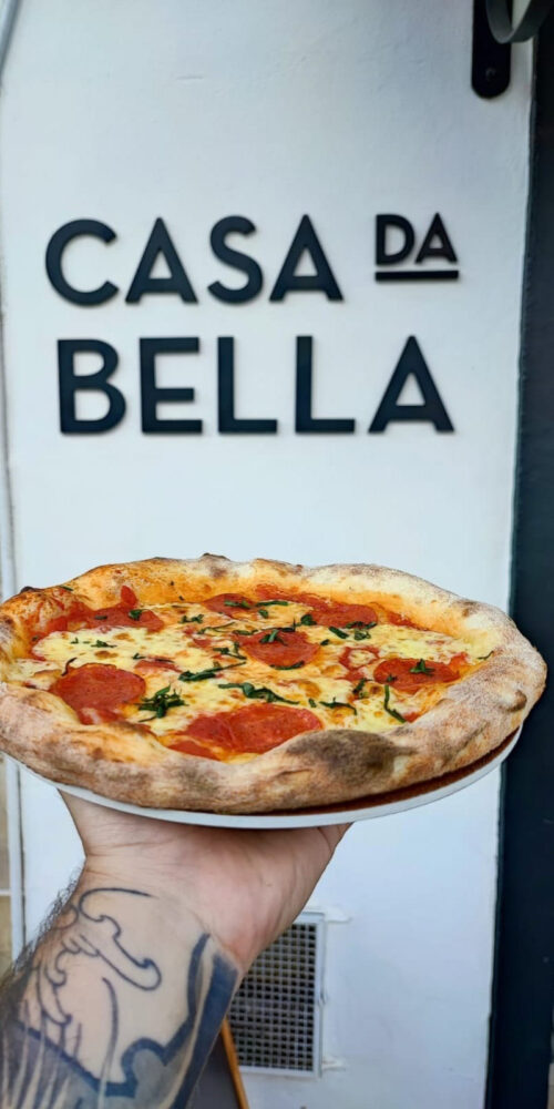 Do balcão da farmácia para as bancadas da cozinha: aprenda a fazer a pizza da Casa da Bella 2 casadabellareceitadefamiliapizza4