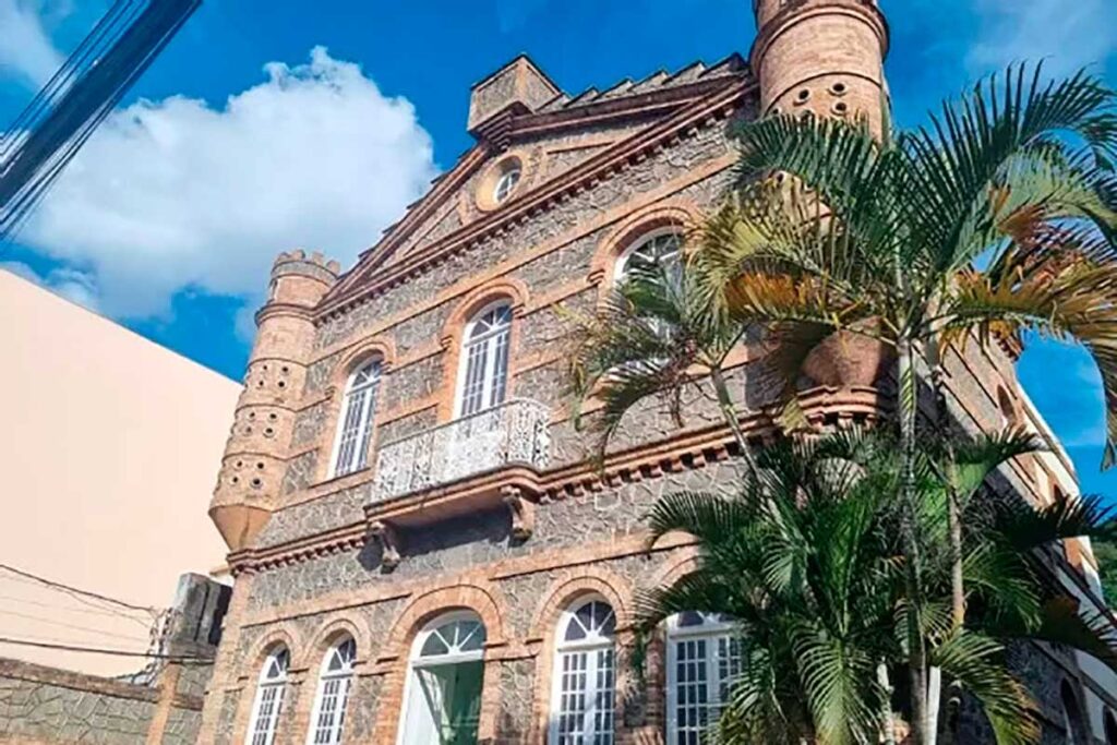 Justiça determina que Cemig adeque fiação desordenada na área central de Juiz de Fora 1 castelinho cemig foto divulgacao editada