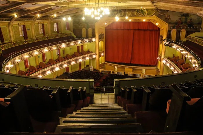 Confira 6 passeios gratuitos em Juiz de Fora para fazer com a família 7 cine theatro