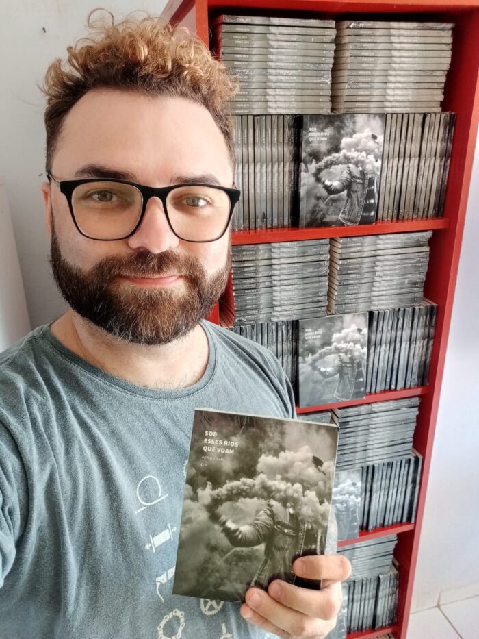 Edmon Neto lança livro de poemas 'Sob esses rios que voam' 1 edmon neto