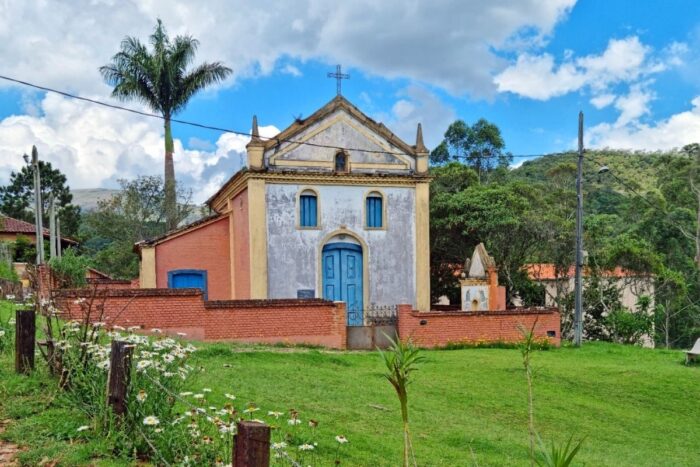 Paróquia promove mutirão para restaurar telhado da Igreja do Rosário, em Ibitipoca 1 igreja do rosario leonardo costa