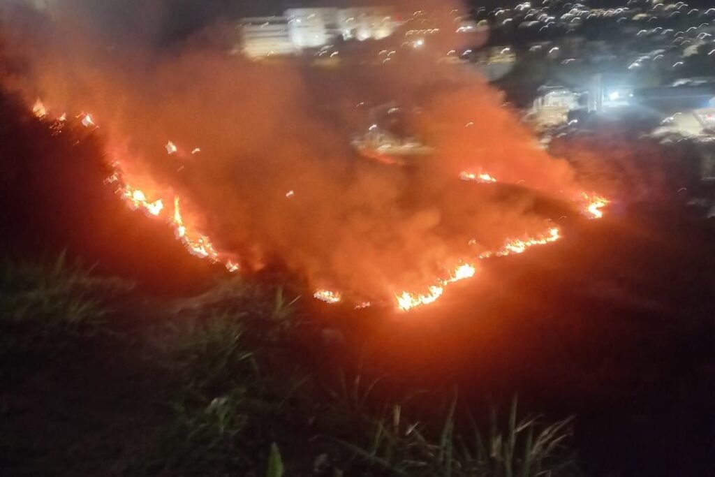Área de queimadas no Brasil já equivale a mais de 3 milhões de campos de futebol 1 incêndio queimadas