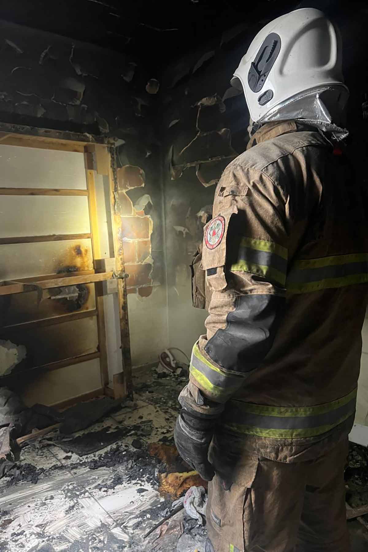 Incêndio atinge apartamento na Avenida Olegário Maciel 1 incendio na Olegario divulgacao corpo de bombeiros 2
