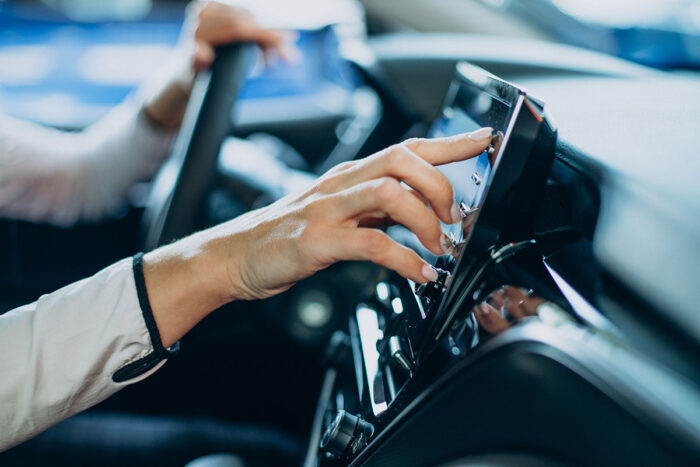Excesso de tecnologias em carros frustra motoristas, aponta estudo 1 tecnologia carro by freepik