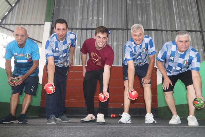 Estratégia e precisão: bocha tem tradição em Juiz de Fora e une gerações 1 INTERNA bocha by felipe couri editada