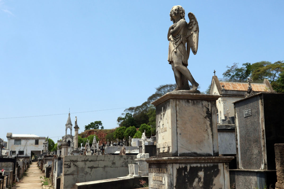 Cemitério Municipal: entre o sacro e o moderno 1 Cemitério Municipal