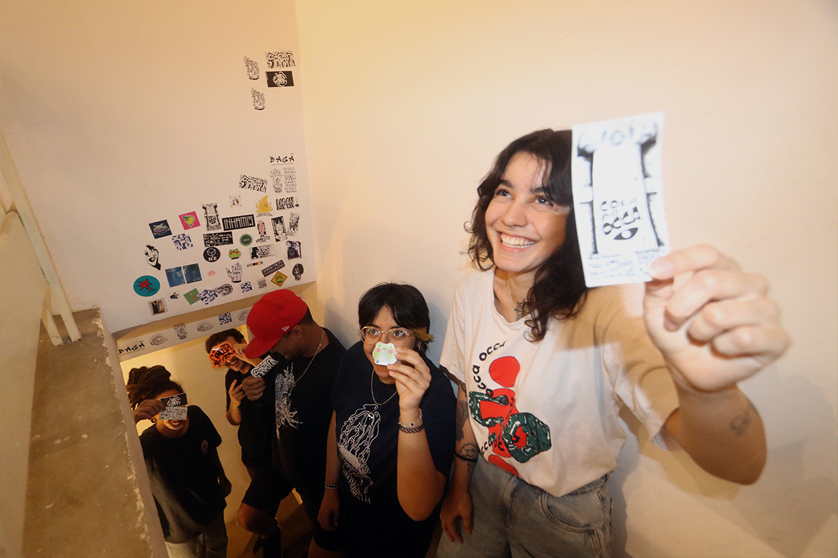 Entenda o que é sticker e conheça juiz-foranos que têm seus trabalhos espalhados pelas ruas 2 Sickers no Occa Foto Felipe Cour 2i