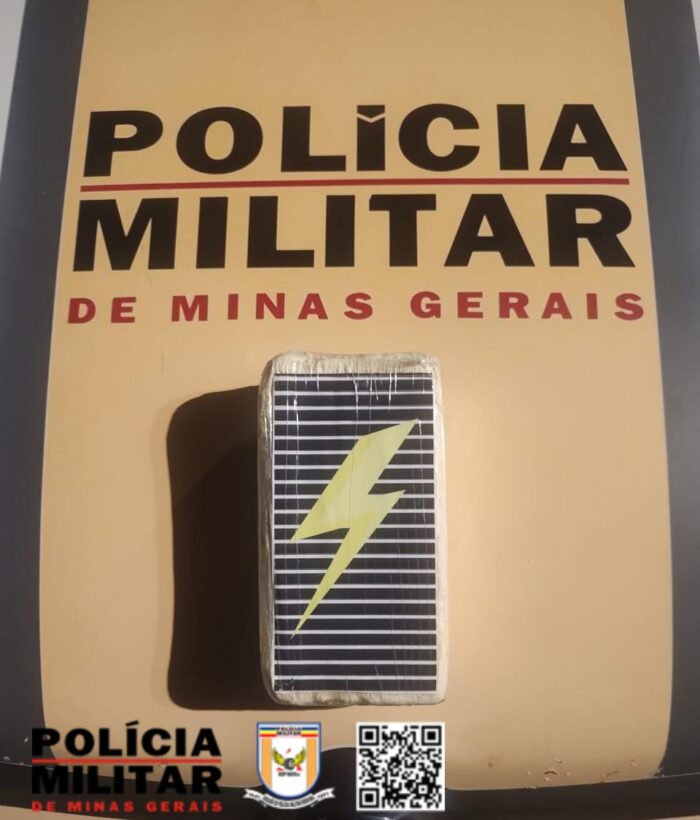 Passageira de táxi é presa com um quilo de droga avaliada em R$ 120 mil 1 táxi