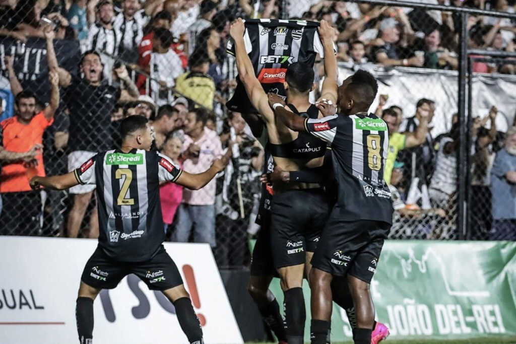 Técnico do Athletic prevê crescimento do clube após acesso à Série B 2 athletic