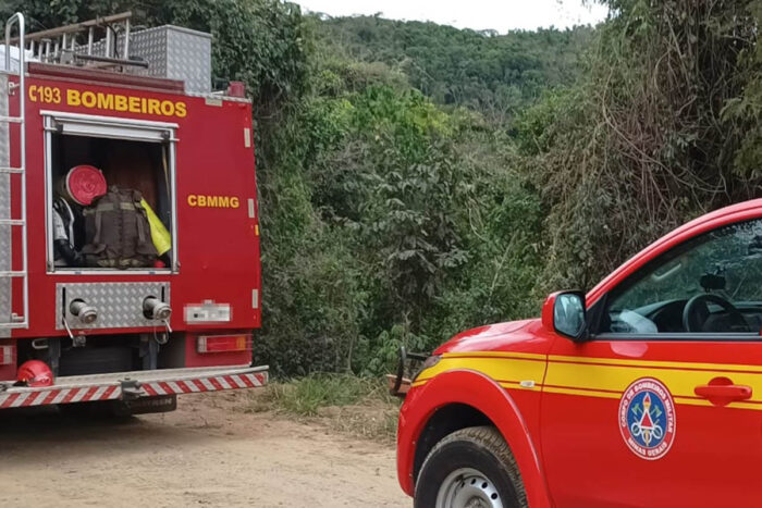 Cadáver é encontrado na Estrada União Indústria 1 Cadáver é encontrado na Estrada União Indústria