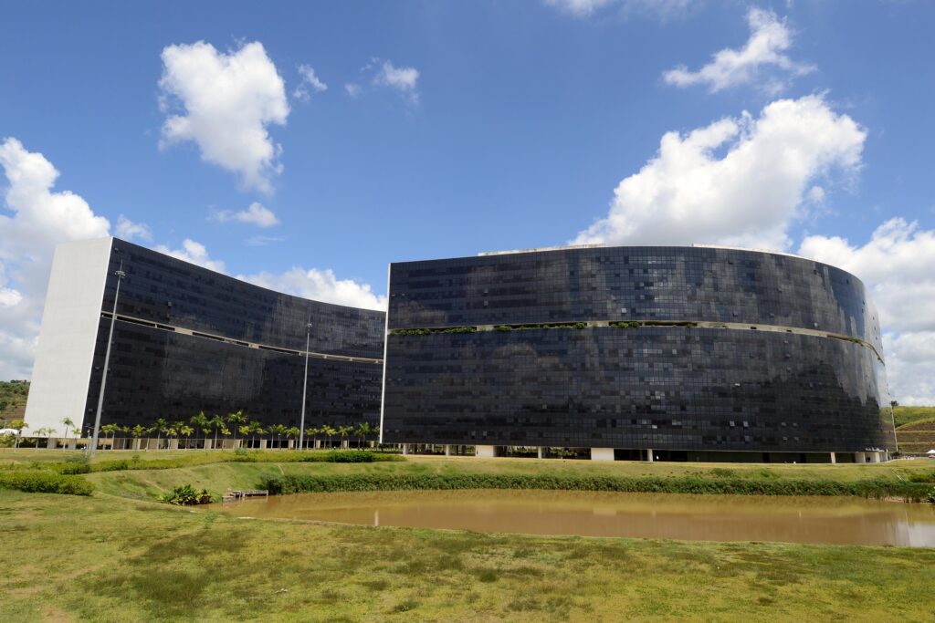 Governo de Minas projeta dívida de R$ 7 bilhões para 2025 1 Governo de Minas projeta dívida de R$ 7 bilhões para 2025