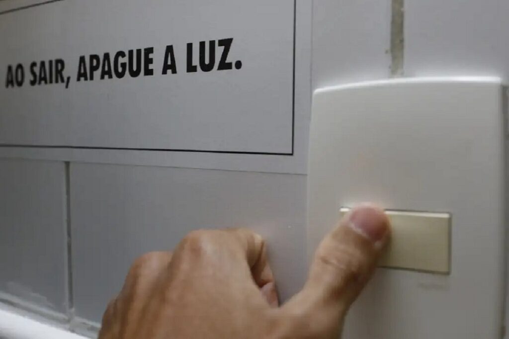 Municípios da Zona da Mata e do Campo das Vertentes são atingidos pelo apagão; confira quais 1 energia eletrica bandeira aneel foto fernando frazao agencia brasil