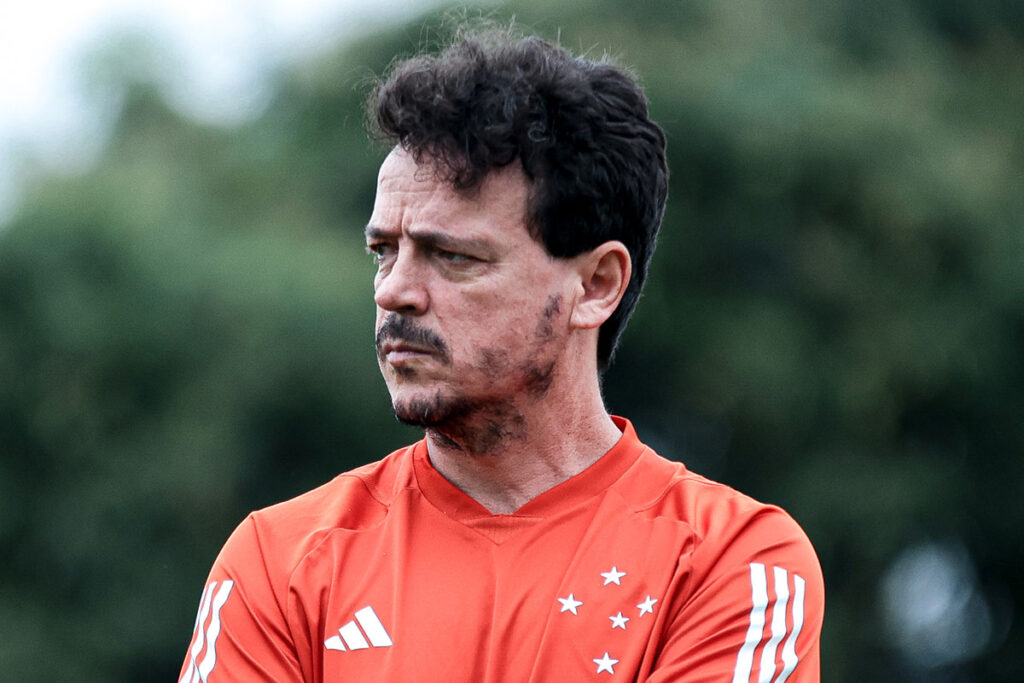Em meio aos preparativos para a final da Sul-Americana, Cruzeiro enfrenta o Corinthians 1 fernando diniz by gustavo martins cruzeiro