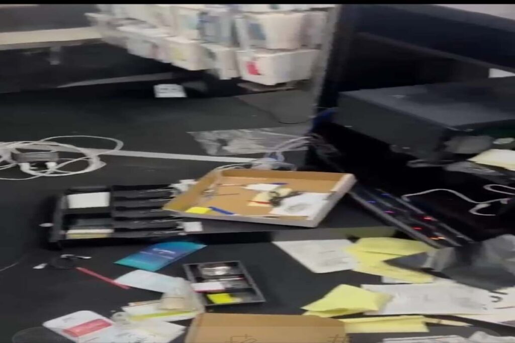 Ladrão arromba loja na Getúlio Vargas e furta 21 celulares 1 furto de celulares