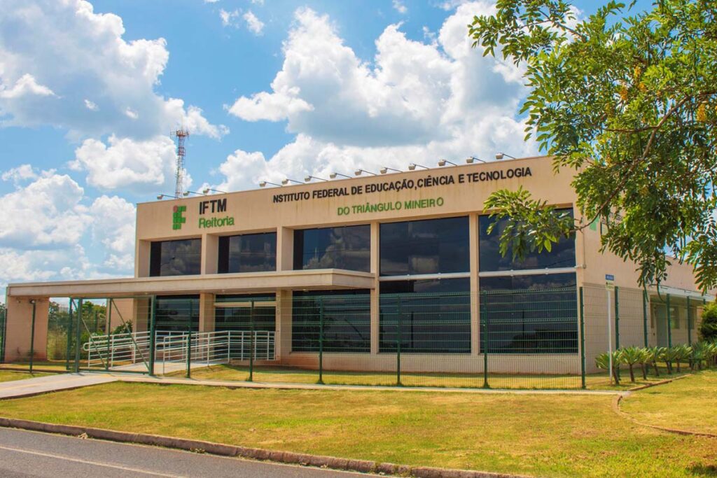 IF do Triângulo Mineiro recebe inscrições para concursos que somam 52 vagas 1 IFTM-MG tem dois editais de concurso aberto com total de 52 vagas