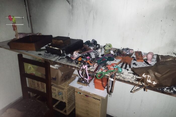 Incêndio atinge ateliê no Manoel Honório e demanda mil litros de água 1 incendio atelie manoel honorio bombeiros 1